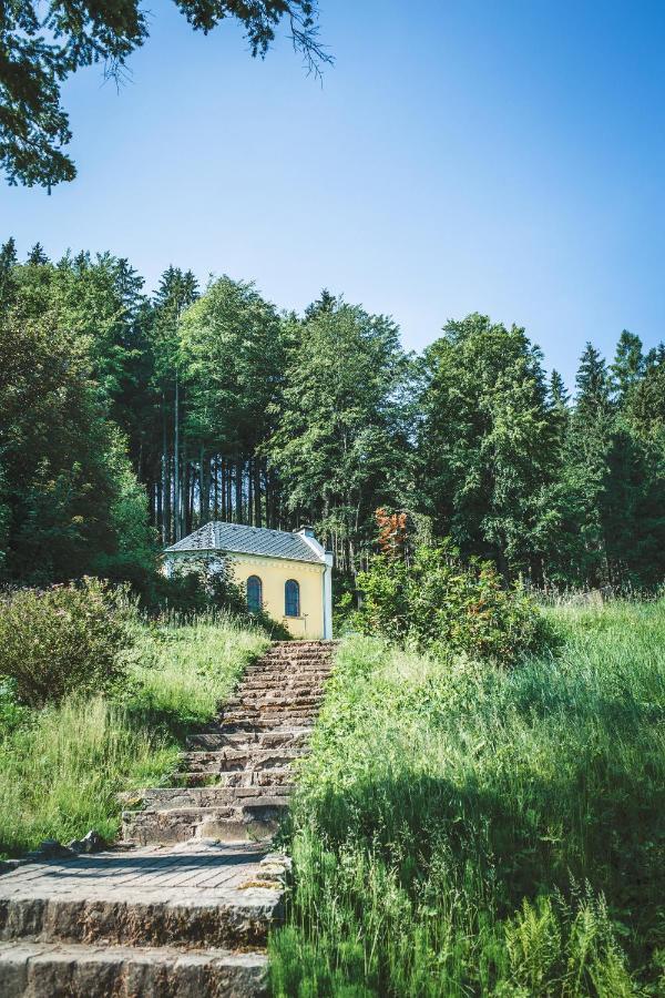 Retro Hotel Pod Zvicinou Bílá Třemešná Extérieur photo